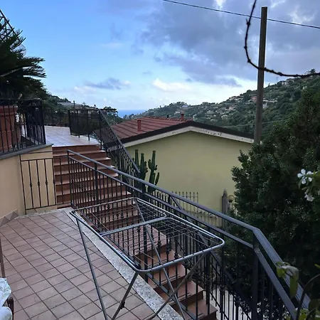Feriehus Charming House In With Terrace And Bbq Sanremo
